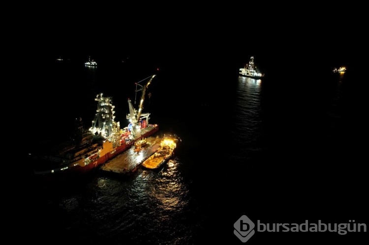 Karadeniz gazını ana boru hattına bağlayacak 'Peçenek' deniz altına indirildi
