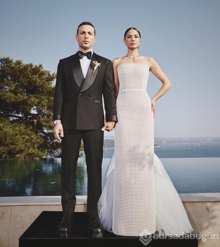 Oğuzhan Koç ve Demet Özdemir çifti araba değiştirdi
