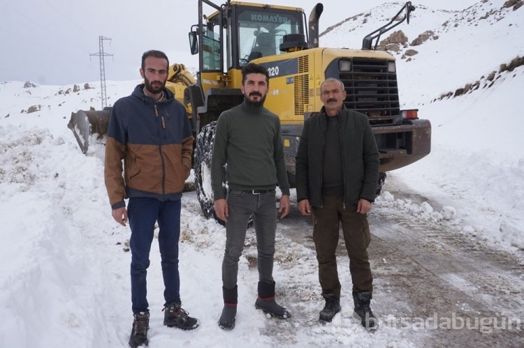 Şırnak'ta kar 1 metreyi buldu