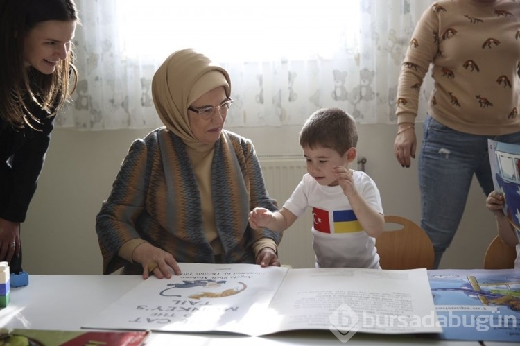 Emine Erdoğan, Ukrayna'dan gelen yetim çocuklarla buluştu