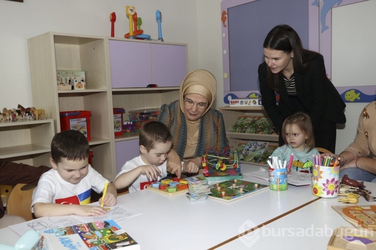 Emine Erdoğan, Ukrayna'dan gelen yetim çocuklarla buluştu
