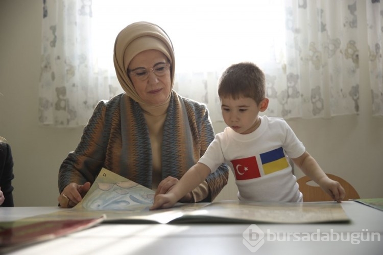 Emine Erdoğan, Ukrayna'dan gelen yetim çocuklarla buluştu
