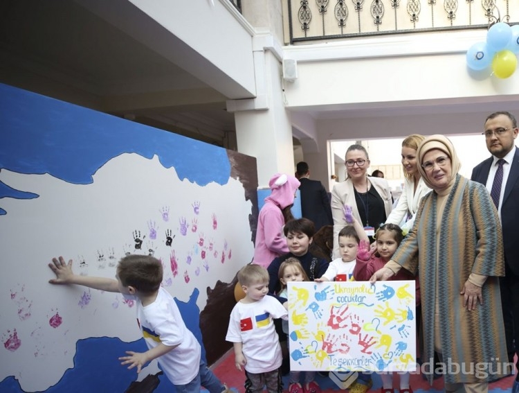 Emine Erdoğan, Ukrayna'dan gelen yetim çocuklarla buluştu