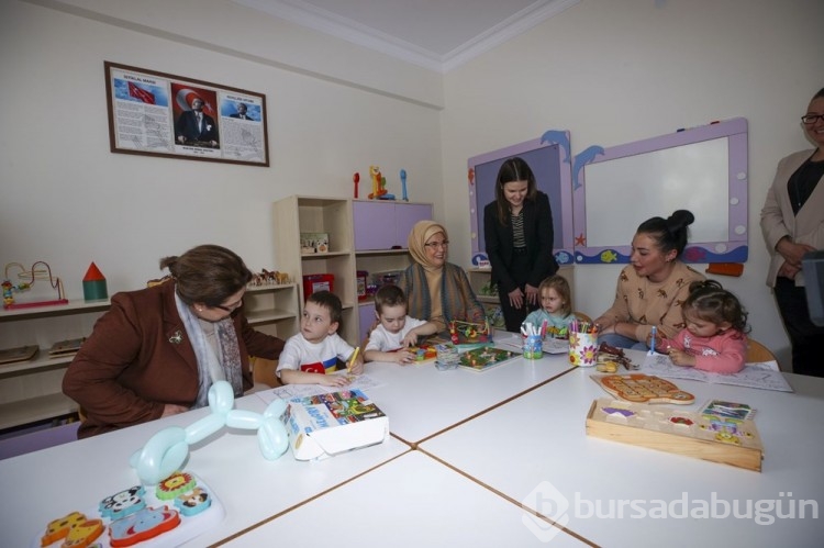 Emine Erdoğan, Ukrayna'dan gelen yetim çocuklarla buluştu