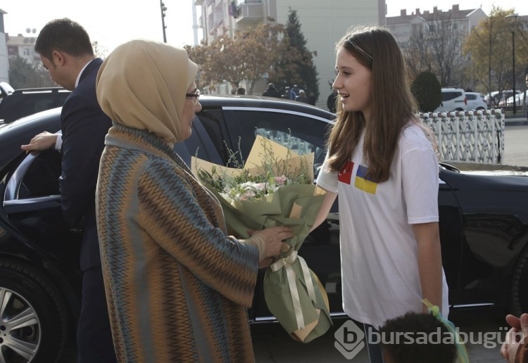 Emine Erdoğan, Ukrayna'dan gelen yetim çocuklarla buluştu