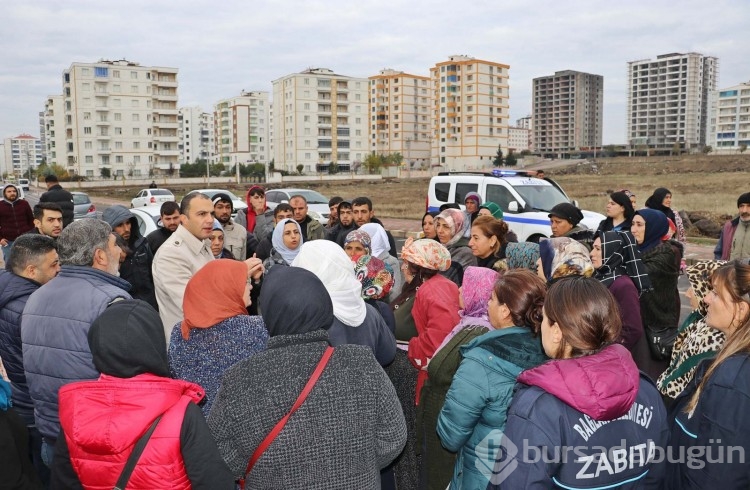 Kadın ve erkek pazarcılar gerginlik yaşadı