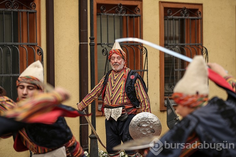 Şevket Şardağ, 66 yıldır kılıçkalkan oynuyor