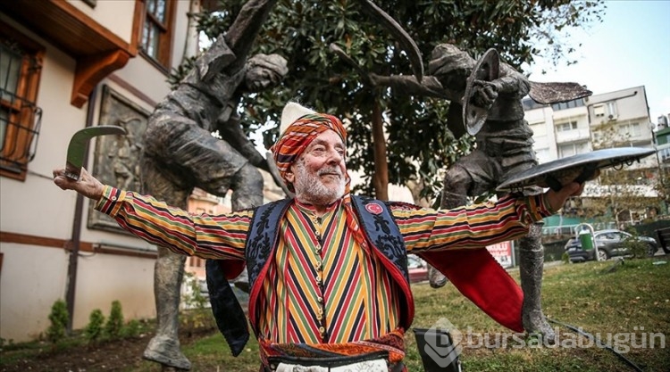 Şevket Şardağ, 66 yıldır kılıçkalkan oynuyor