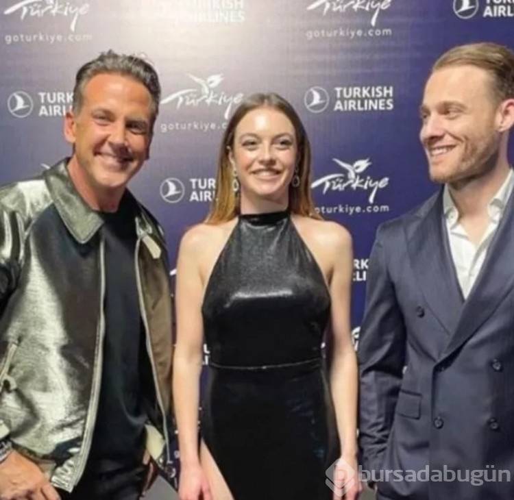 Melis Sezen, Carlos Ponce ile dans etti