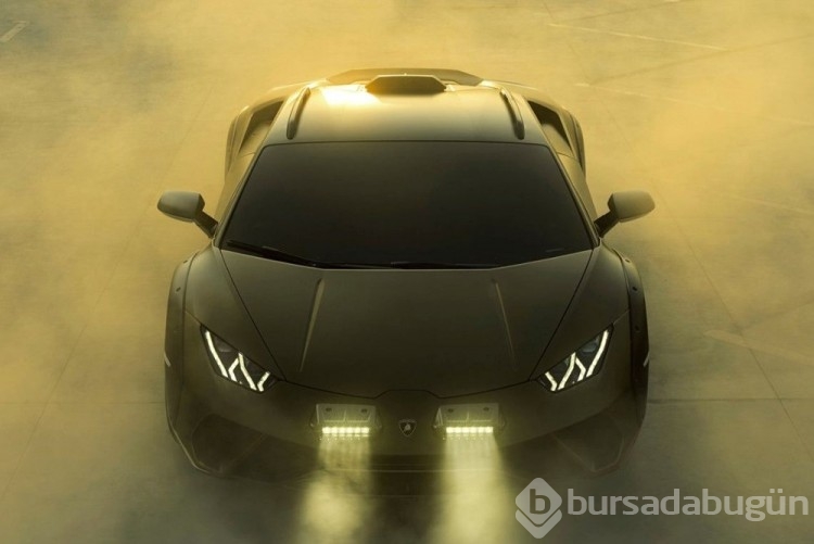 Lamborghini asfaltın dışına çıktı