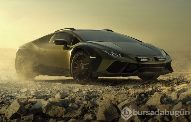 Lamborghini asfaltın dışına çıktı