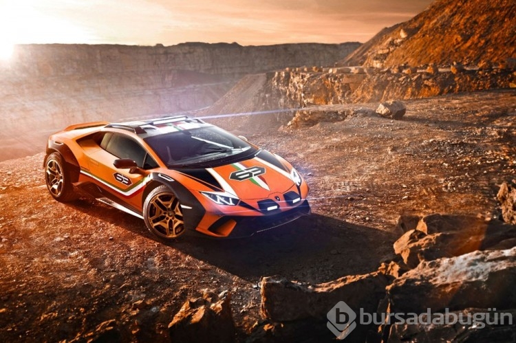 Lamborghini asfaltın dışına çıktı