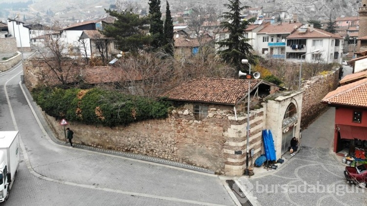 Sultan 1. Mahmut döneminde yaptırılan Paşa Han alıcısını bekliyor
