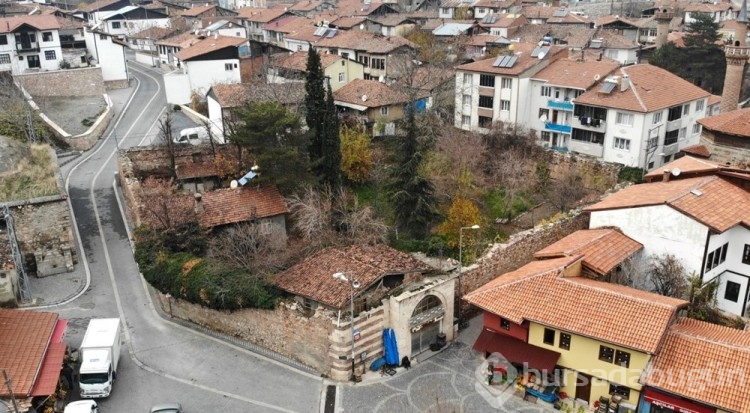 Sultan 1. Mahmut döneminde yaptırılan Paşa Han alıcısını bekliyor
