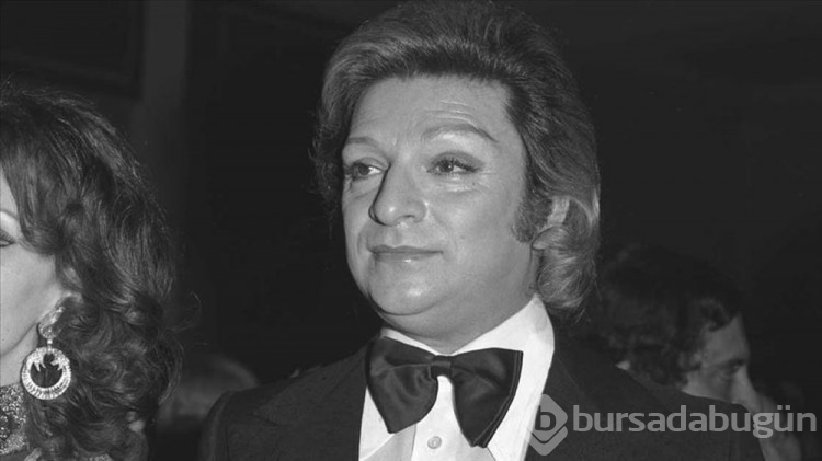'Sanat Güneşi' Zeki Müren doğum gününde anılıyor