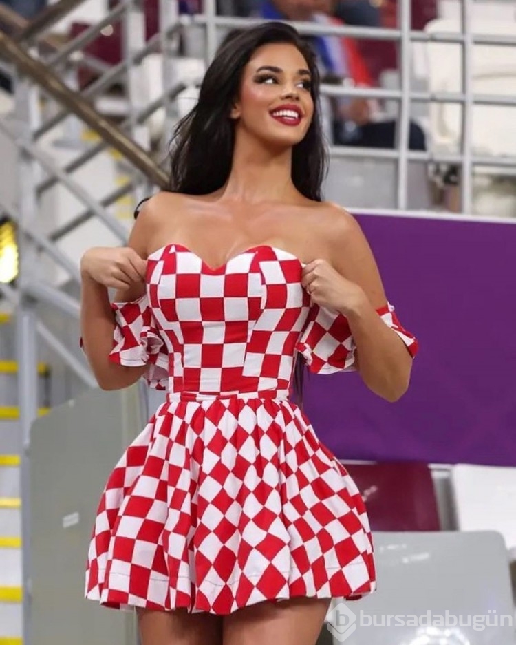 Hırvat model Ivana Knoll bu kez Japonların hedefinde