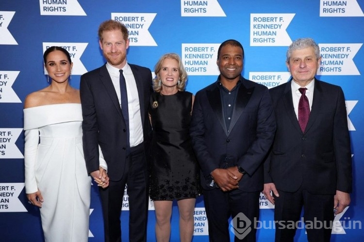 Meghan Markle ve Prens Harry'ye insan hakları ödülü verildi
