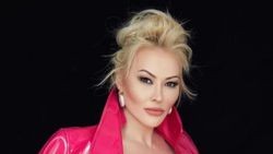 Aylin Coşkun Paris'te soyuldu