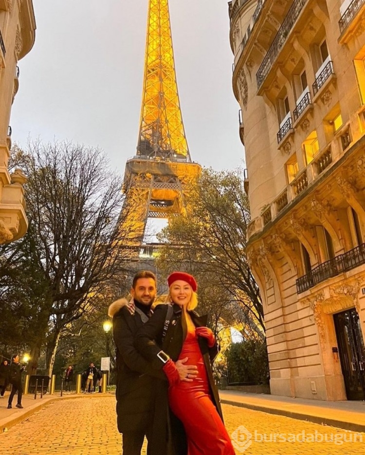 Aylin Coşkun Paris'te soyuldu
