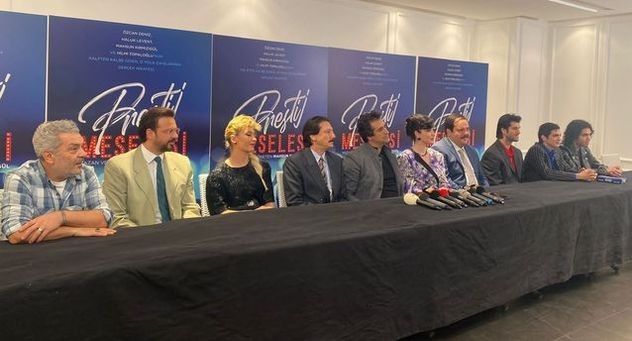 Mahsun Kırmızıgül'den sette motivasyon konseri
