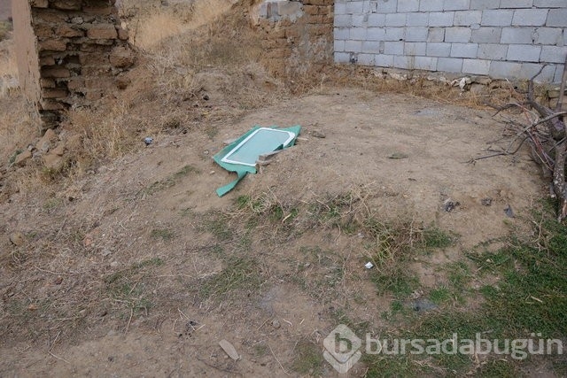 Evinin önünde kazdığı kuyuyu buzdolabı olarak kullanıyor