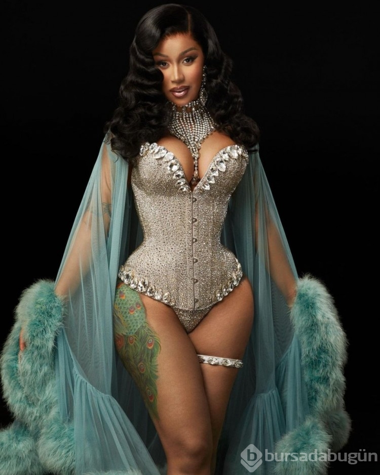 Rap şarkıcı Cardi B, 35 dakikada 1 milyon dolar kazandı