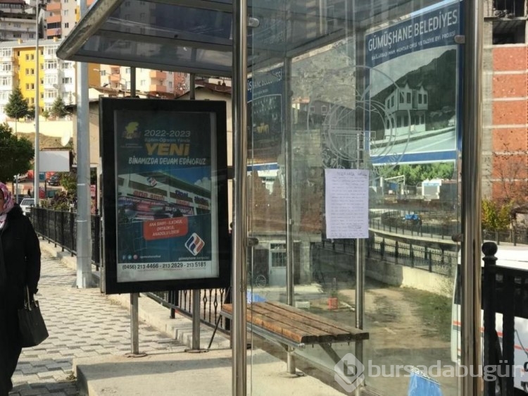 otobüs durağına duygulandıran yazı!
