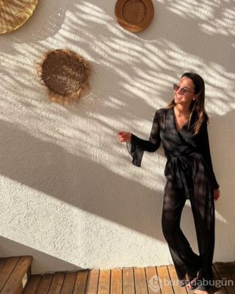 Tara De Vries açıklamada bulundu
