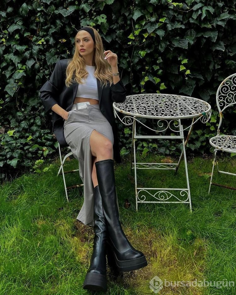 Yasemin Şefkatli tarzıyla beğeni topladı