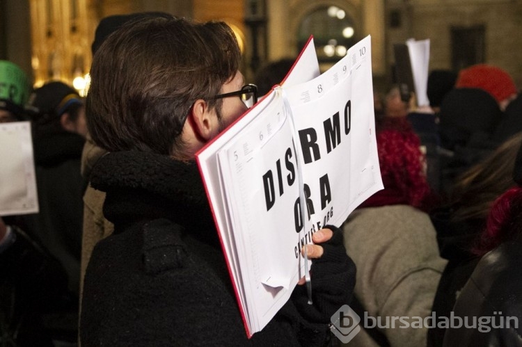 La Scala Operası'nın açılışı protestolar eşliğinde yapıldı