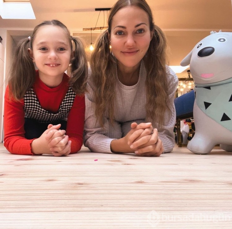 Meryem Uzerli, kızlarıyla ev hallerini yayınladı

