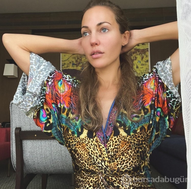 Meryem Uzerli, kızlarıyla ev hallerini yayınladı
