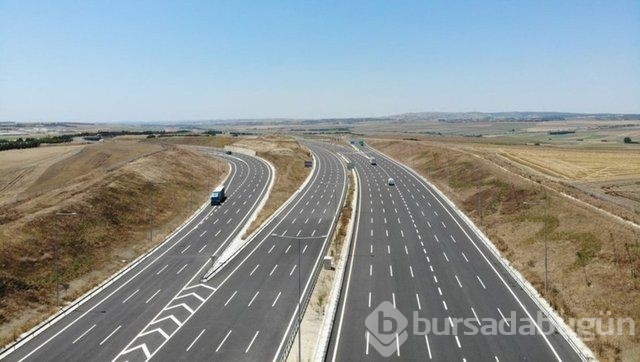 Yol kenarındaki beyaz levhalar ne işe yarar?
