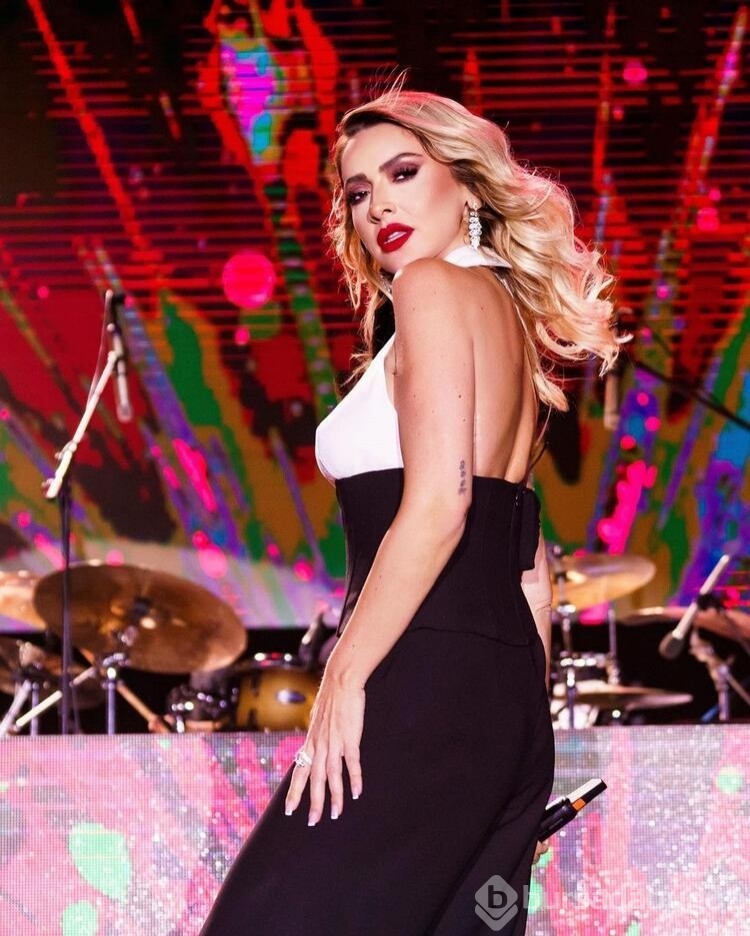 Hadise ve ablası Hülya 4 yıl sonra barıştı