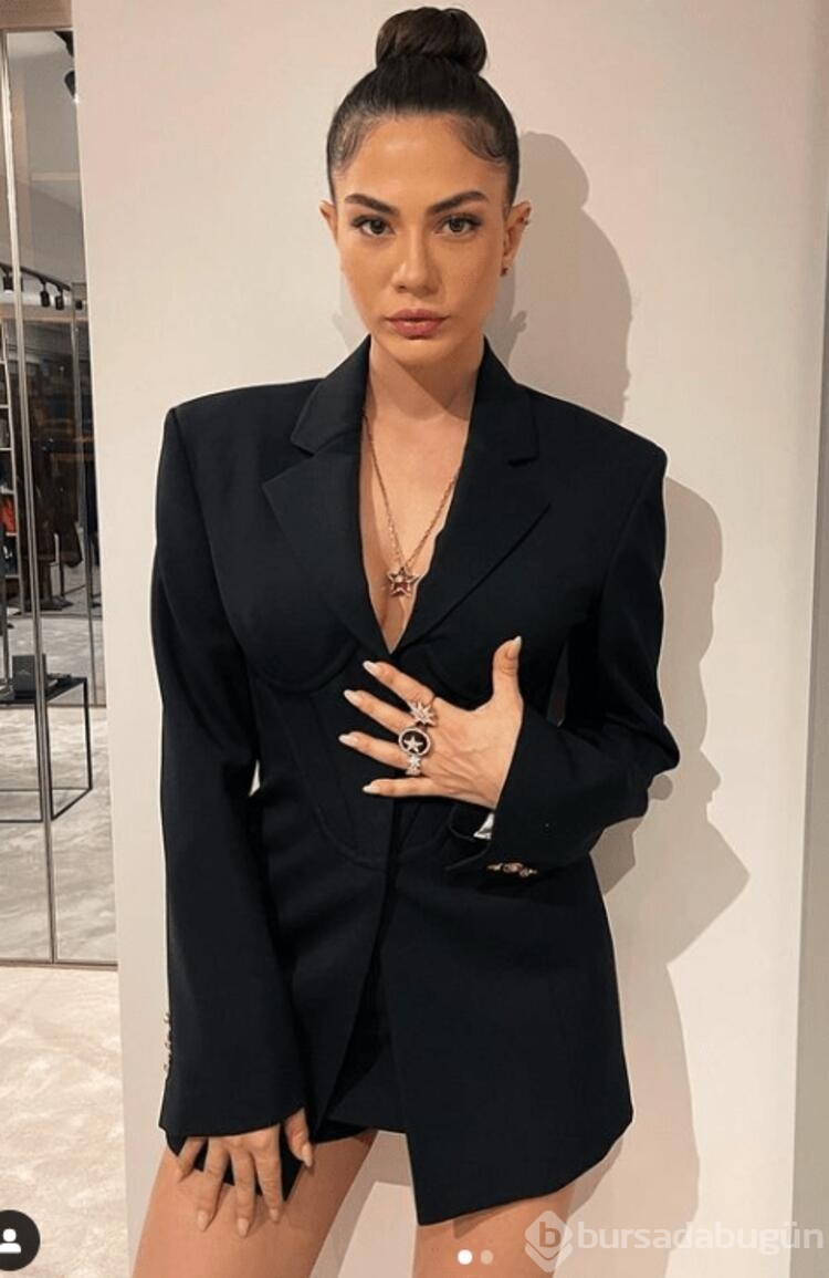 Demet Özdemir siyahlar içinde pozlarını paylaştı