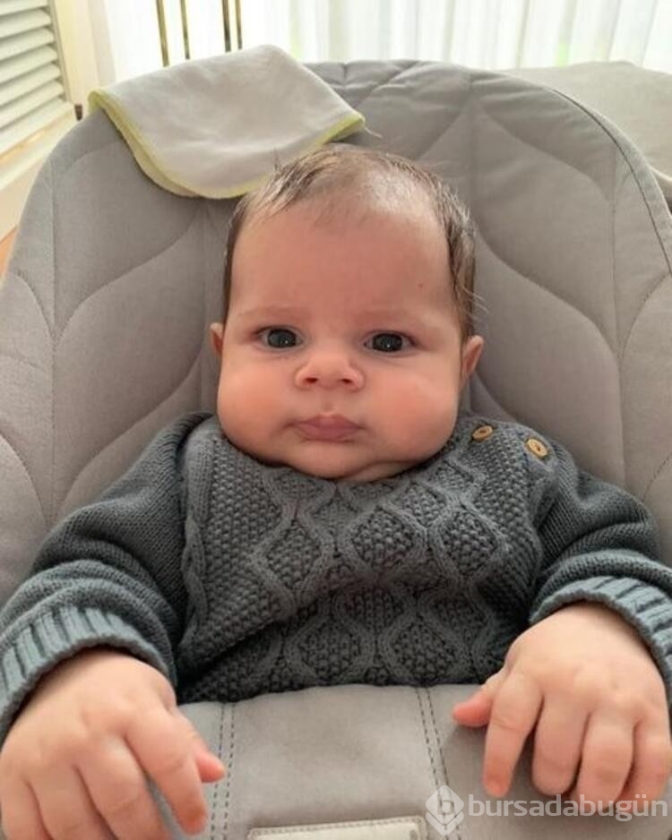 Merve Özbey bebeğini paylaştı