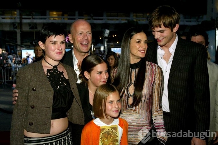 Bruce Willis'ten hem eski hem de şimdiki eşiyle aile fotoğrafı