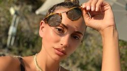 Emina Jahovic protezlerini çıkarttı umreye gitti