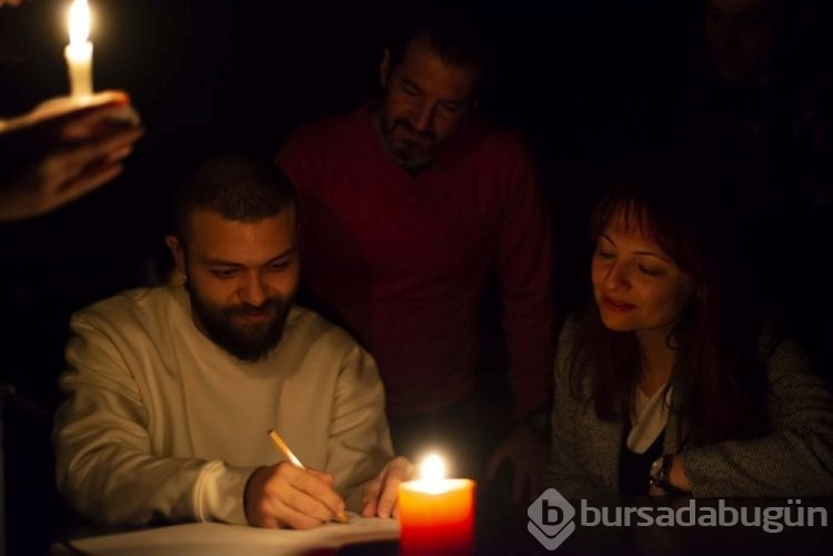 Sanatçı Ata Doğruel 37 gündür karanlık odada yaşıyor