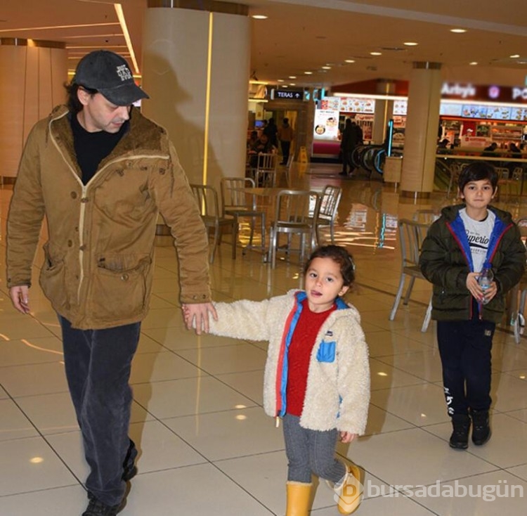Kaan Tangöze her kış üzerinde olan montuyla görüntülendi
