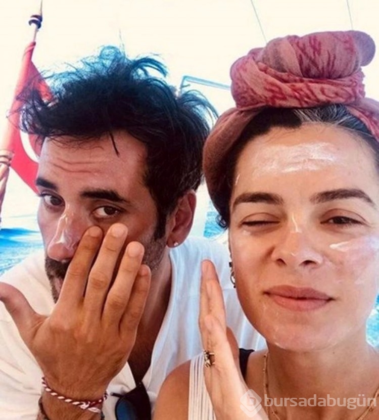 Özge Özpirinçci ve eşi Burak Yamantürk'ten aşk pozu