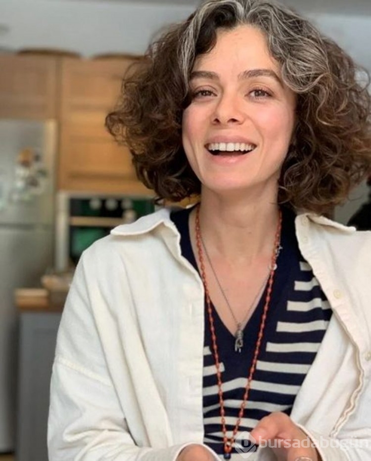 Özge Özpirinçci ve eşi Burak Yamantürk'ten aşk pozu