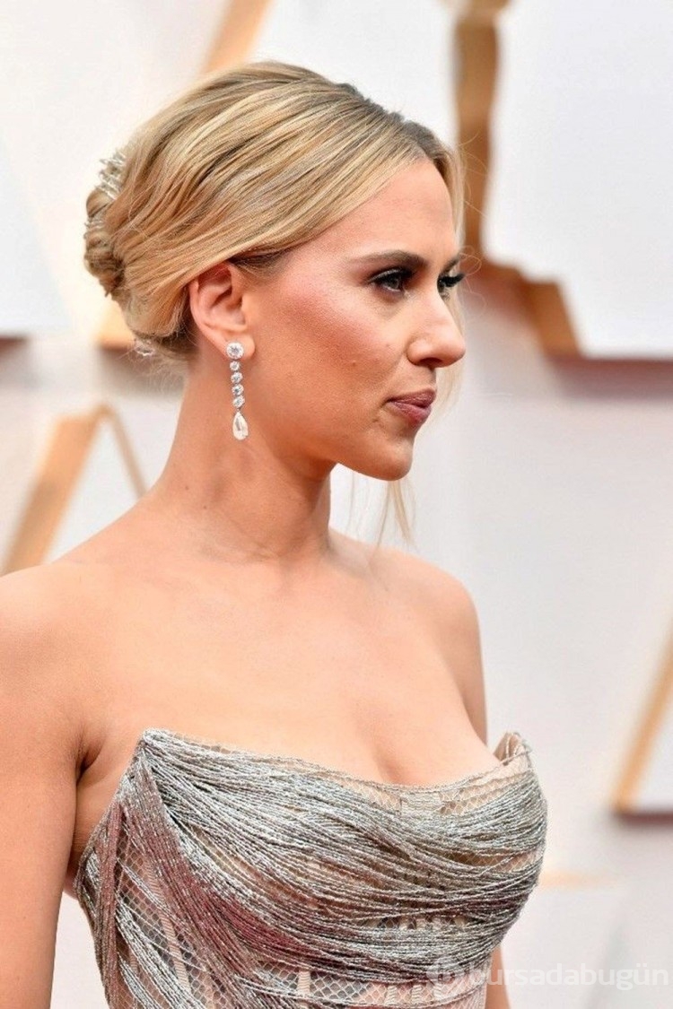Scarlett Johansson'dan 'sarışın bomba' itirafı