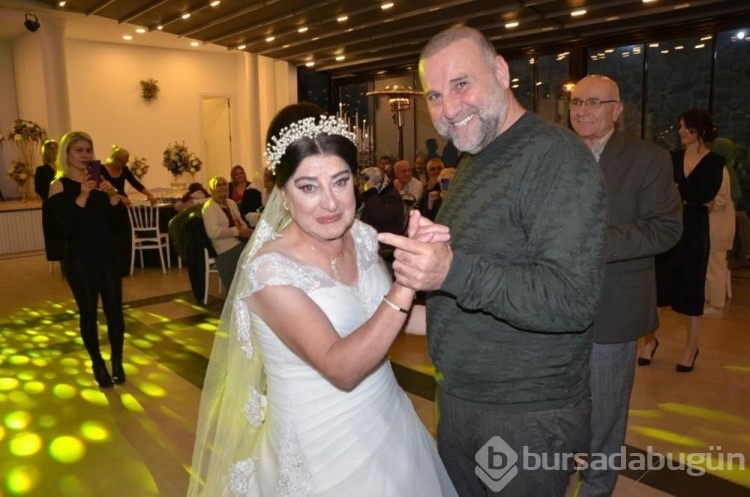 Damatsız düğün yaptılar!