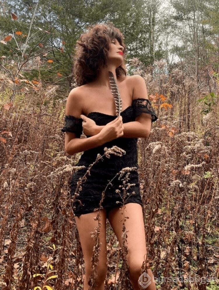 Helena Christensen'den iddialı pozları

