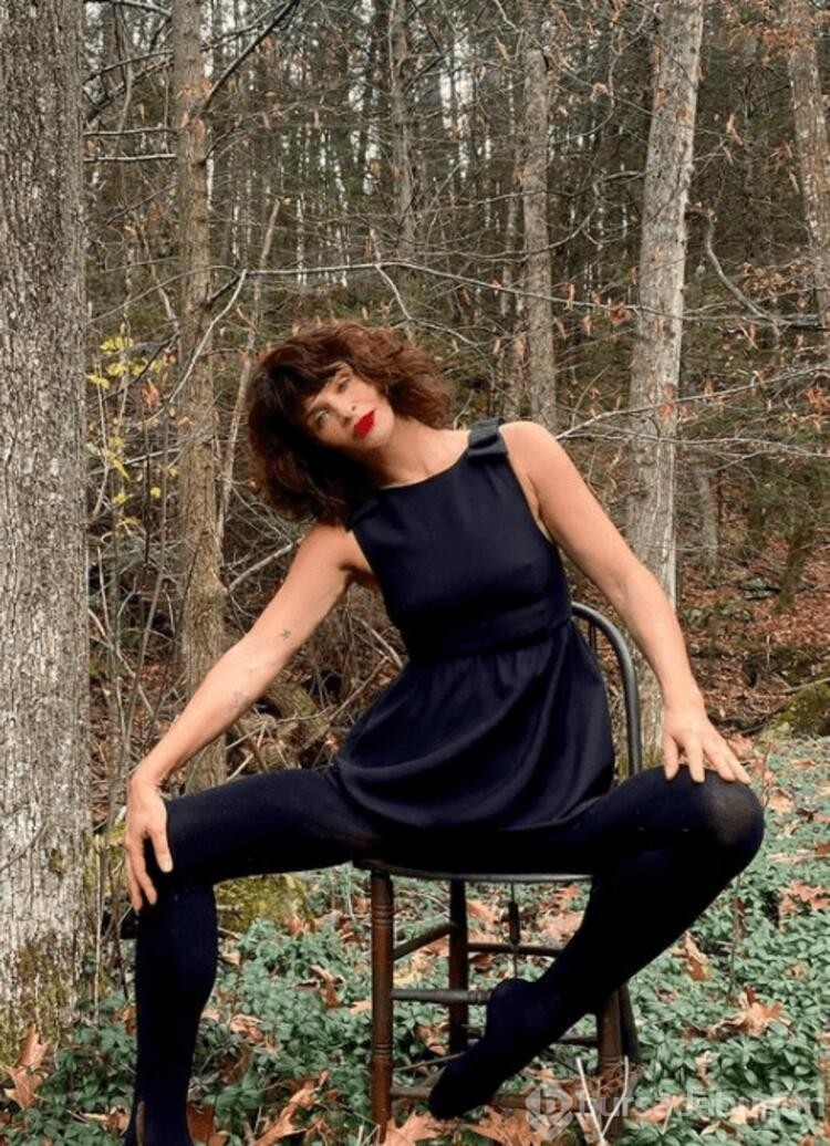 Helena Christensen'den iddialı pozları
