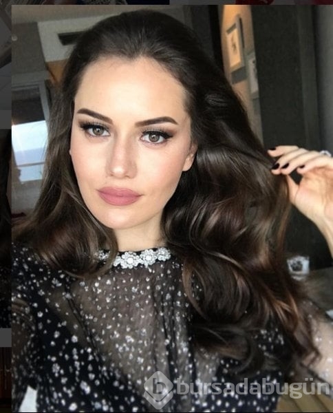 Fahriye Evcen'in siyah şıklığı