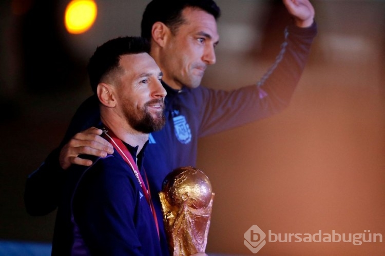 Messi Dünya Kupası'yla uyudu