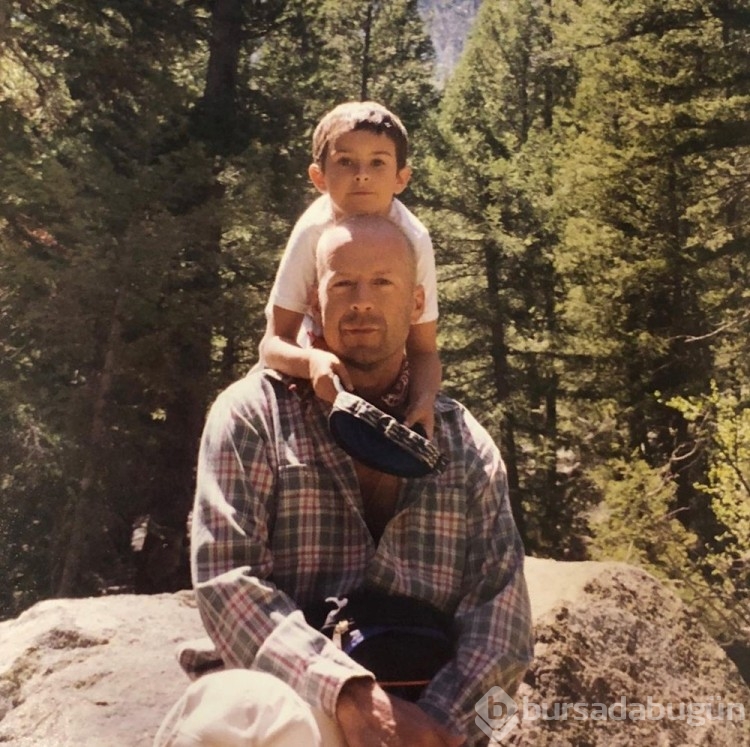 Afazi hastalığına yakalanan Bruce Willis dede oluyor