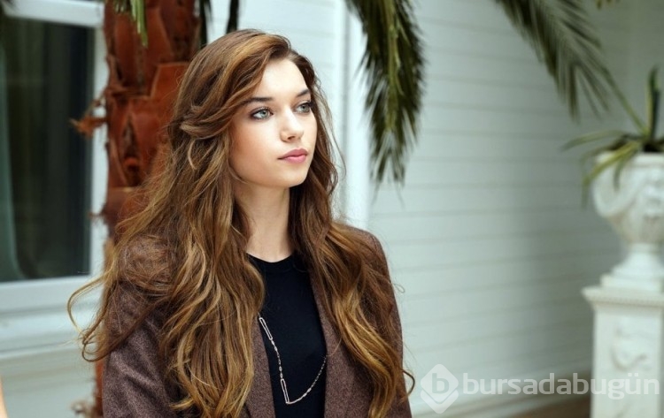 Afra Saraçoğlu'nun annesini gören ablası sandı